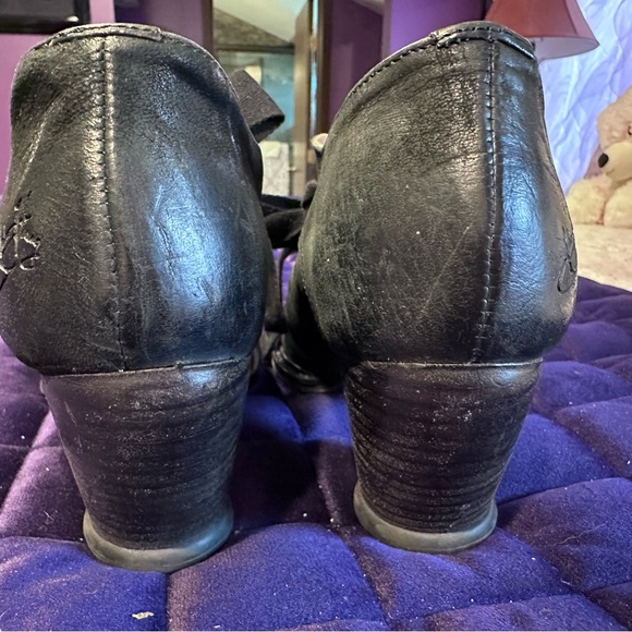 Fluevog East End Templeton Single Eyelet Lace-Up Shoe in Black 🖤 - Picture 4 of 11